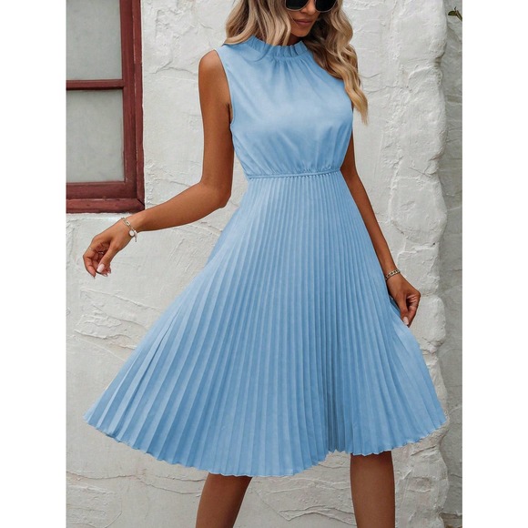 Minimalist Solid Pleated Hem Mock Neck Dress dark green - Picture 9 of 9